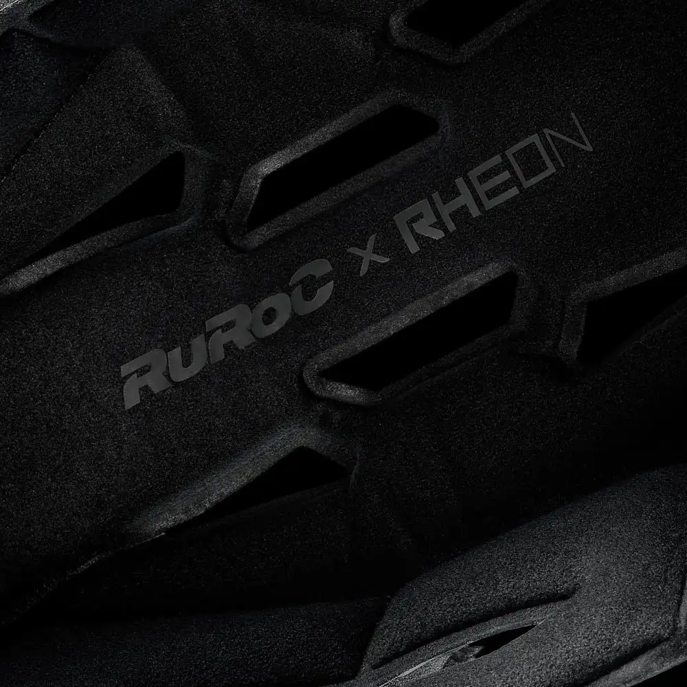 AT4.0 CARBON - Headliner 3 AT4.0 CARBON - Headliner